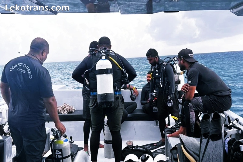 Top divers join perilous mission to recover Italian tourists’ remains from Maldives sea cave