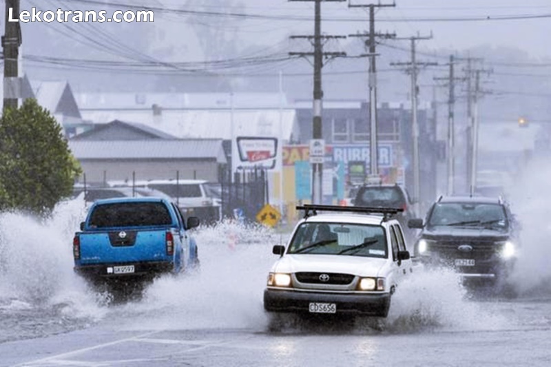 New Zealand’s Cyclone Gabrielle brings strong winds and rain